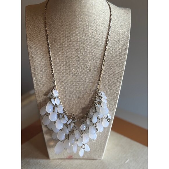 vintage Natasha White Teardrop Cluster Statement Necklace By Natasha Gold-Tone C - Picture 15 of 15